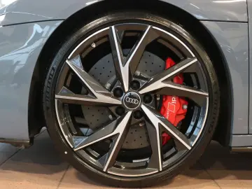 Audi R8 Spyder Performance - New Car