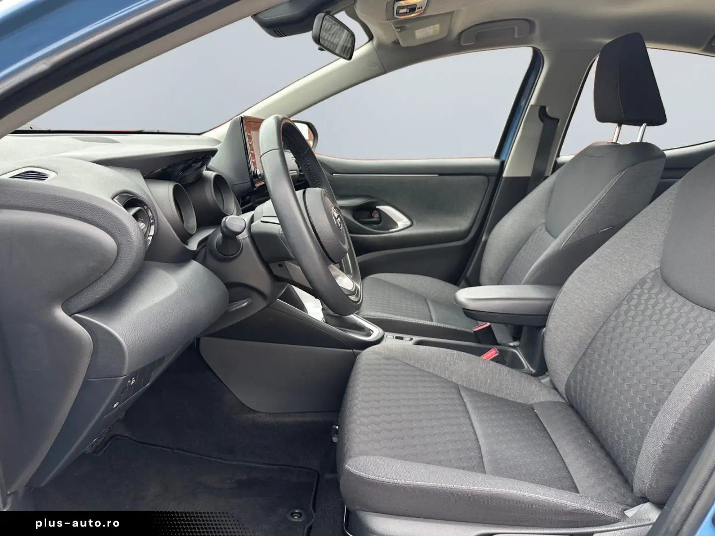 TOYOTA Yaris Hybrid 1.5 Team D