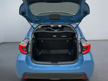 TOYOTA Yaris Hybrid 1.5 Team D