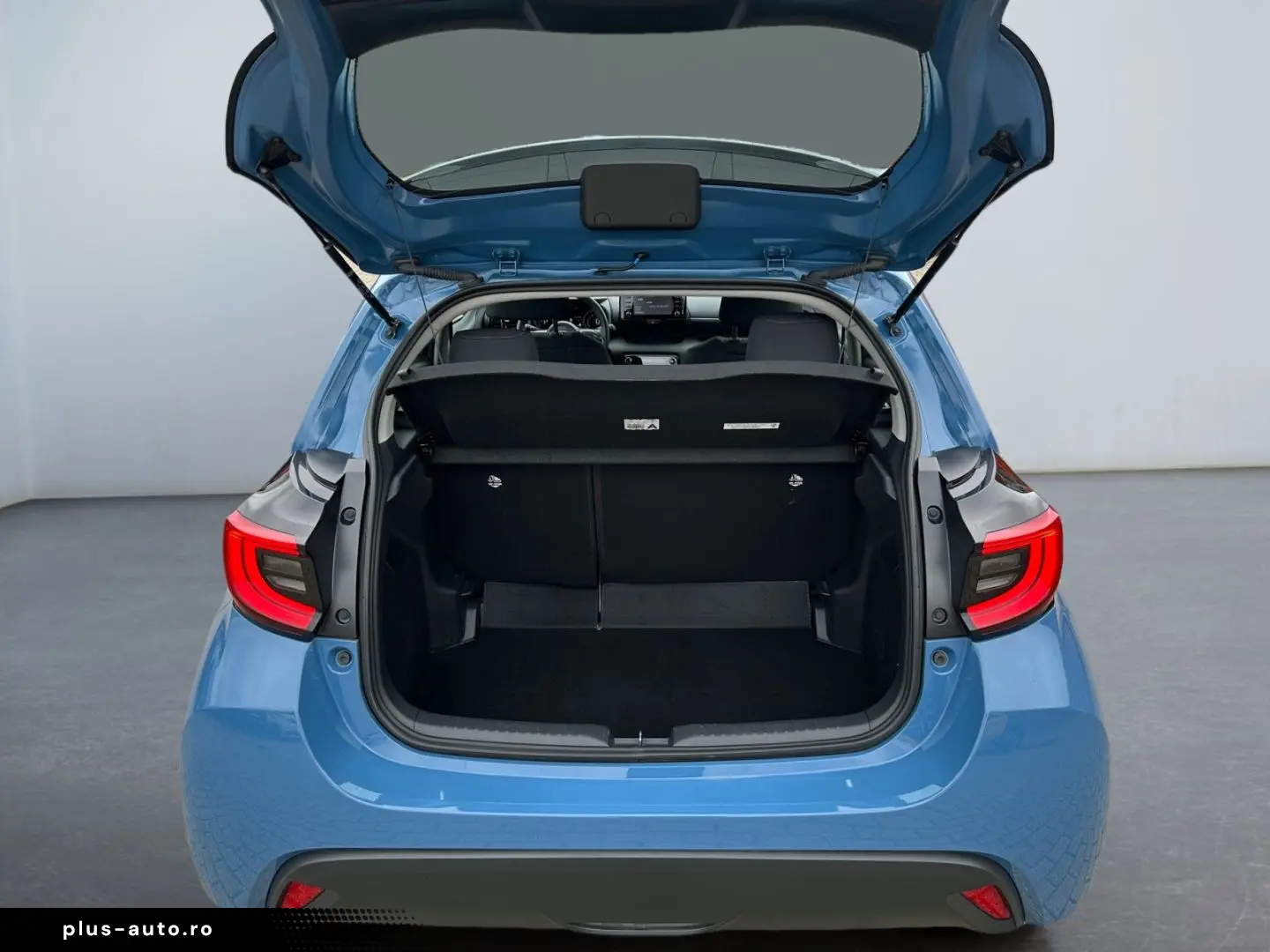 TOYOTA Yaris Hybrid 1.5 Team D