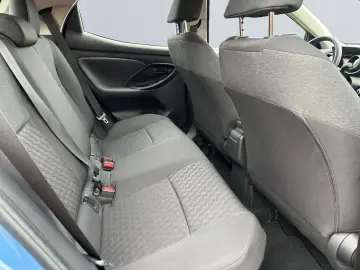 TOYOTA Yaris Hybrid 1.5 Team D