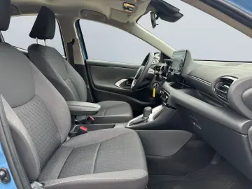 TOYOTA Yaris Hybrid 1.5 Team D