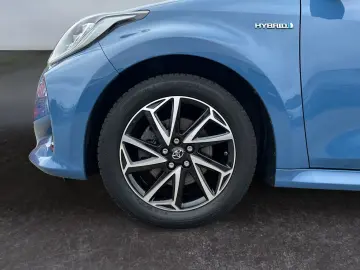 TOYOTA Yaris Hybrid 1.5 Team D