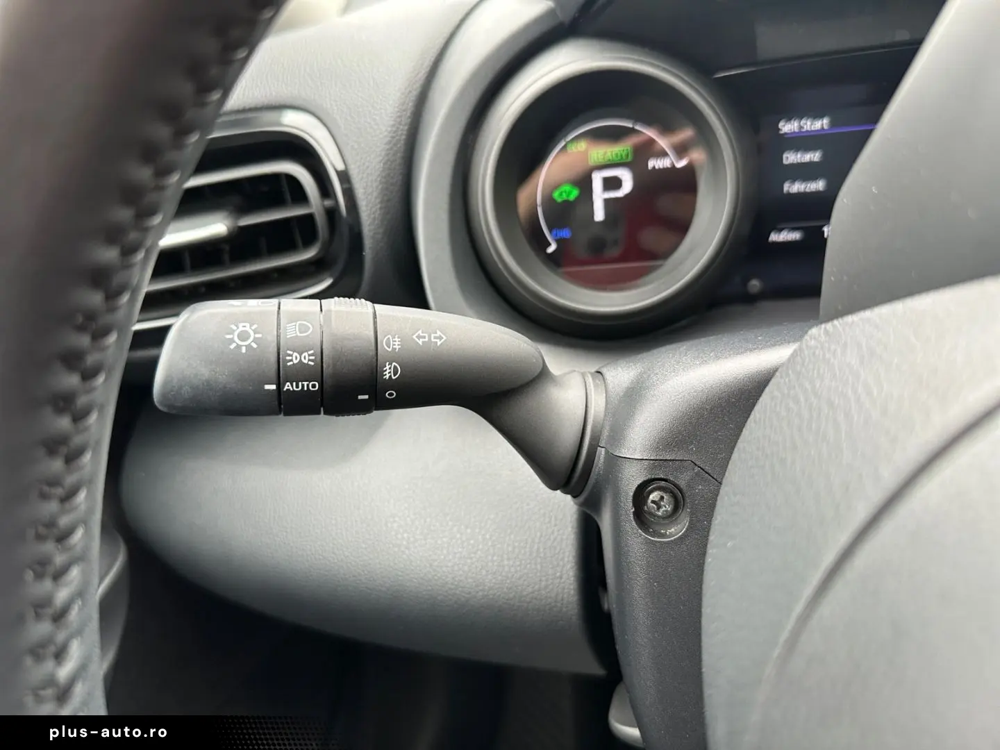 TOYOTA Yaris Hybrid 1.5 Team D