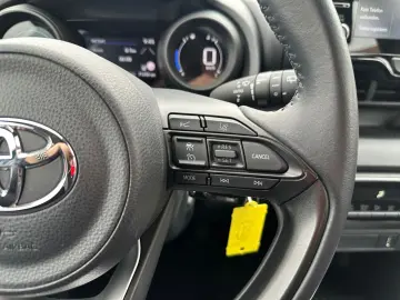TOYOTA Yaris Hybrid 1.5 Team D