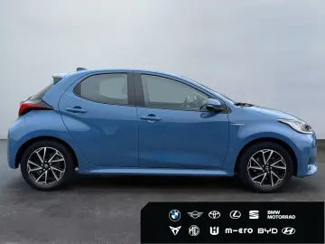 TOYOTA Yaris Hybrid 1.5 Team D