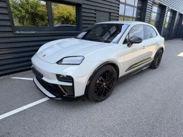 Porsche Macan Electric GTS SPORTSIGN-HAL-MEGAVOL