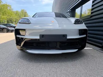 Porsche Macan Electric GTS SPORTSIGN-HAL-MEGAVOL
