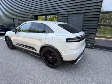 Porsche Macan Electric GTS SPORTSIGN-HAL-MEGAVOL