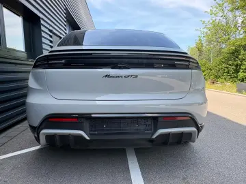 Porsche Macan Electric GTS SPORTSIGN-HAL-MEGAVOL