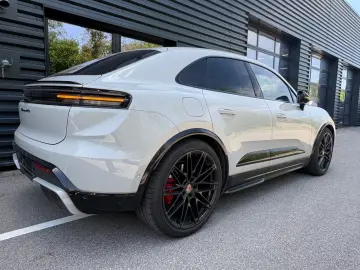 Porsche Macan Electric GTS SPORTSIGN-HAL-MEGAVOL