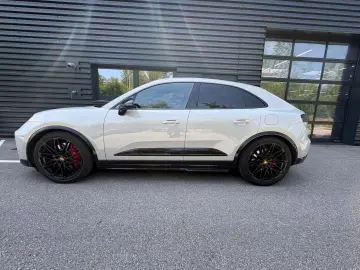 Porsche Macan Electric GTS SPORTSIGN-HAL-MEGAVOL