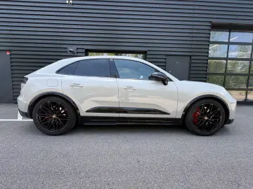 Porsche Macan Electric GTS SPORTSIGN-HAL-MEGAVOL