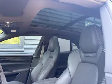 Porsche Macan Electric GTS SPORTSIGN-HAL-MEGAVOL