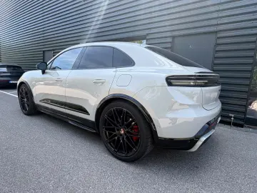 Porsche Macan Electric GTS SPORTSIGN-HAL-MEGAVOL