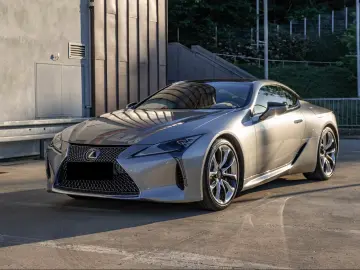 Lexus LC 500 Luxury   Mark Levinson HUD