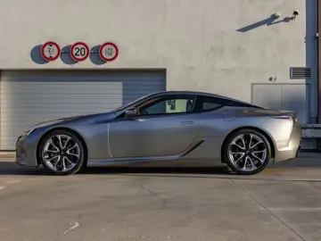 Lexus LC 500 Luxury   Mark Levinson HUD