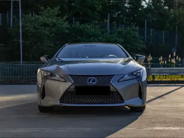 Lexus LC 500 Luxury   Mark Levinson HUD