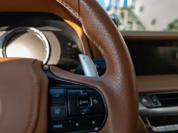 Lexus LC 500 Luxury   Mark Levinson HUD