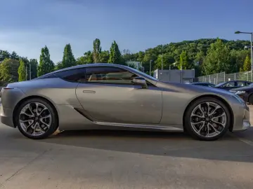 Lexus LC 500 Luxury   Mark Levinson HUD