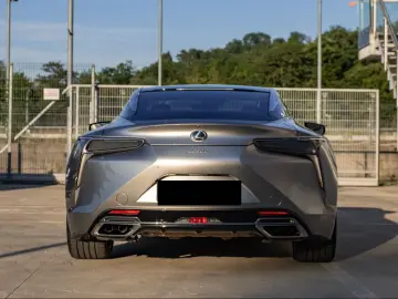 Lexus LC 500 Luxury   Mark Levinson HUD