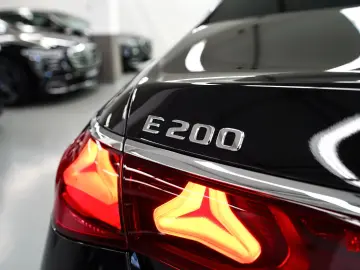 MERCEDES-BENZ E 200 Avantgarde Advanced DISTRONIC