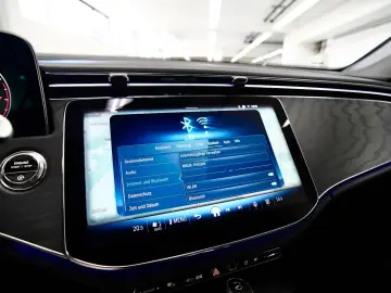 MERCEDES-BENZ E 200 Avantgarde Advanced DISTRONIC