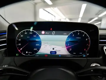 MERCEDES-BENZ E 200 Avantgarde Advanced DISTRONIC