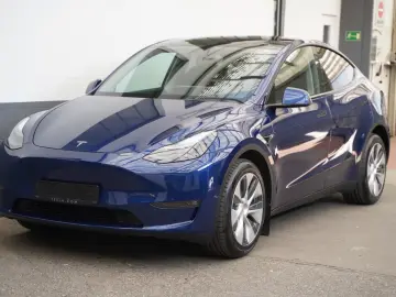 Tesla Model Y Long Range AWD  AHK