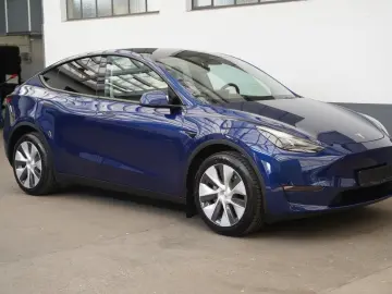 Tesla Model Y Long Range AWD  AHK