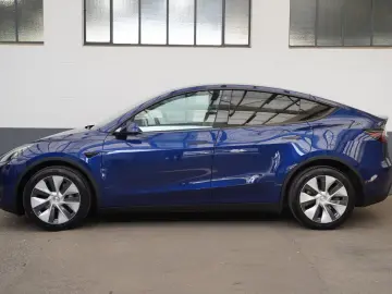 Tesla Model Y Long Range AWD  AHK