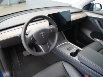 Tesla Model Y Long Range AWD  AHK