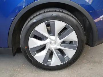 Tesla Model Y Long Range AWD  AHK