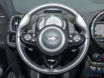 MINI Countryman Cooper S LED Pano Navi Kamera Sitzh.