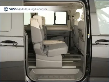 VW Multivan 4x4  IQ.Light Navigatie