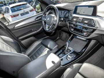 BMW X3 xDrive20d A NAVI LED Sound Syst.