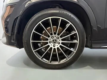 MERCEDES-BENZ GLE 400 d 4M AMG-LINE SITZKLI PANO DIS…