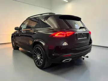 MERCEDES-BENZ GLE 400 d 4M AMG-LINE SITZKLI PANO DIS…
