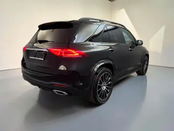 MERCEDES-BENZ GLE 400 d 4M AMG-LINE SITZKLI PANO DIS…