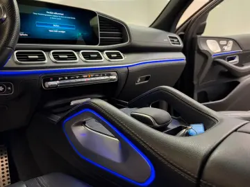 MERCEDES-BENZ GLE 400 d 4M AMG-LINE SITZKLI PANO DIS…