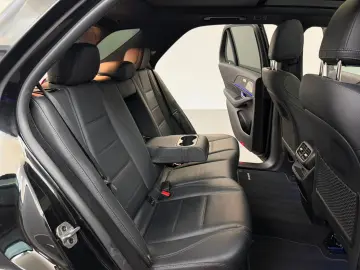 MERCEDES-BENZ GLE 400 d 4M AMG-LINE SITZKLI PANO DIS…