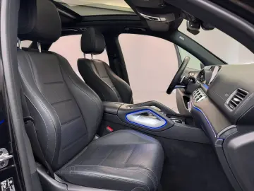 MERCEDES-BENZ GLE 400 d 4M AMG-LINE SITZKLI PANO DIS…