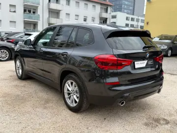 BMW X3 xDrive20d Navi LED AHK Kamera