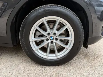 BMW X3 xDrive20d Navi LED AHK Kamera