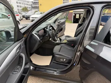 BMW X3 xDrive20d Navi LED AHK Kamera