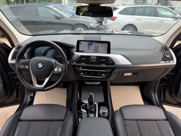 BMW X3 xDrive20d Navi LED AHK Kamera