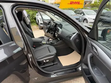 BMW X3 xDrive20d Navi LED AHK Kamera