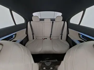 MERCEDES-BENZ E 220 d 4M AMG FAP  SUPERSCREEN 20 sch…