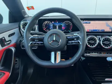 MERCEDES-BENZ CLA 200 Coupe AMG  Panoram  Burmester .360 K