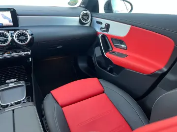 MERCEDES-BENZ CLA 200 Coupe AMG  Panoram  Burmester .360 K